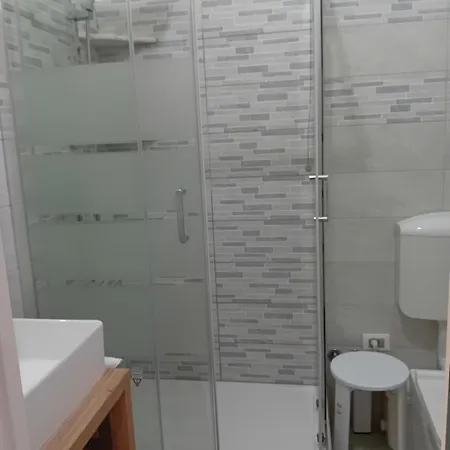 Pensión Titi La Spezia